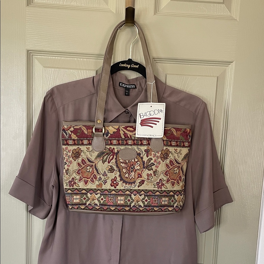 Classy Vintage Look NWT Floral Brocade Purse
